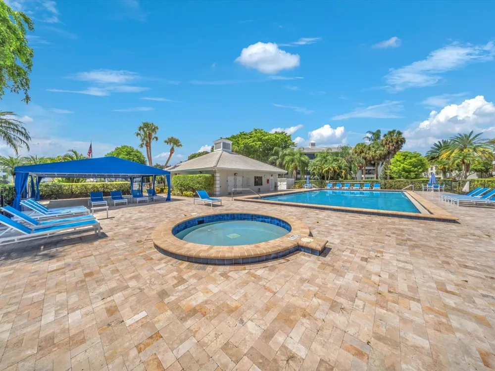 1701 Whitehall Drive #302 Davie, FL 33324