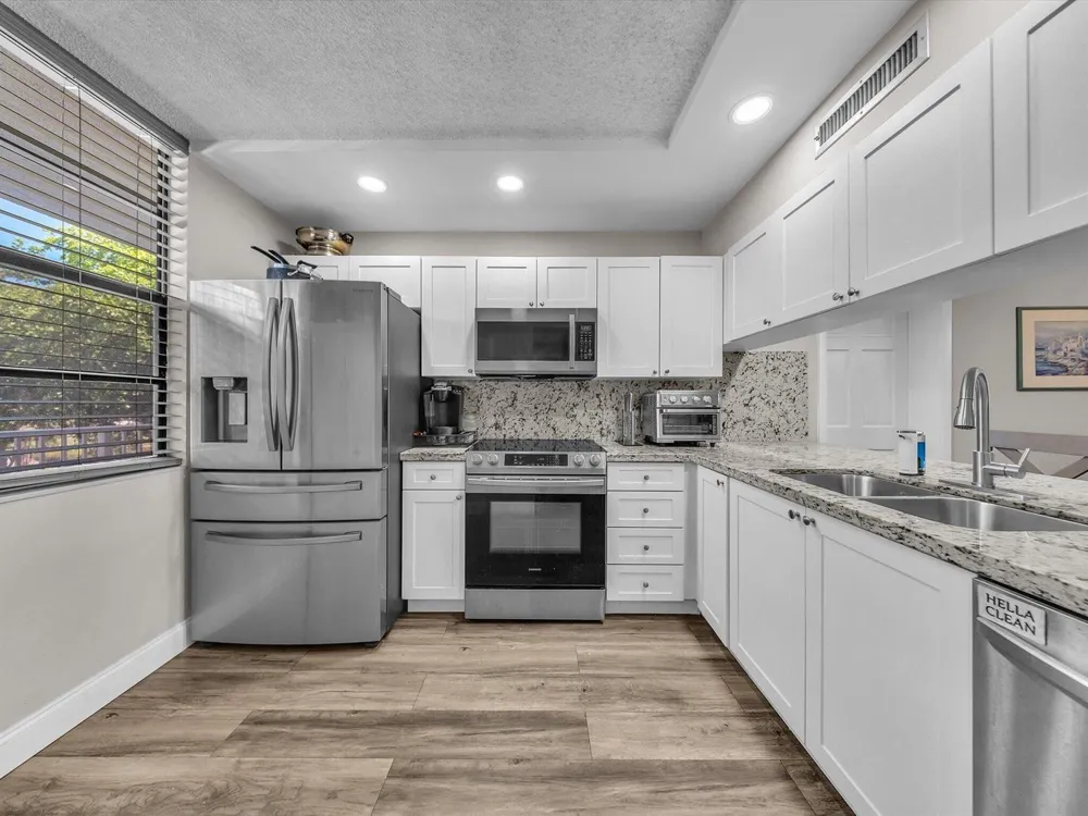 1701 Whitehall Drive #302 Davie, FL 33324