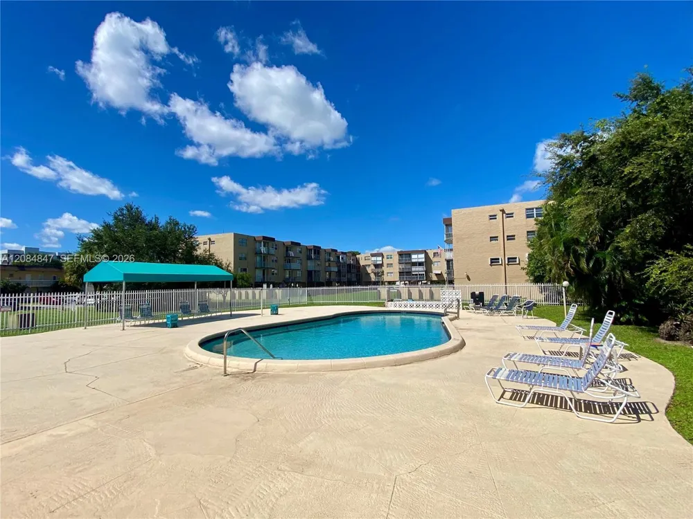 1200 Tallwood Ave #102 Hollywood, FL 33021