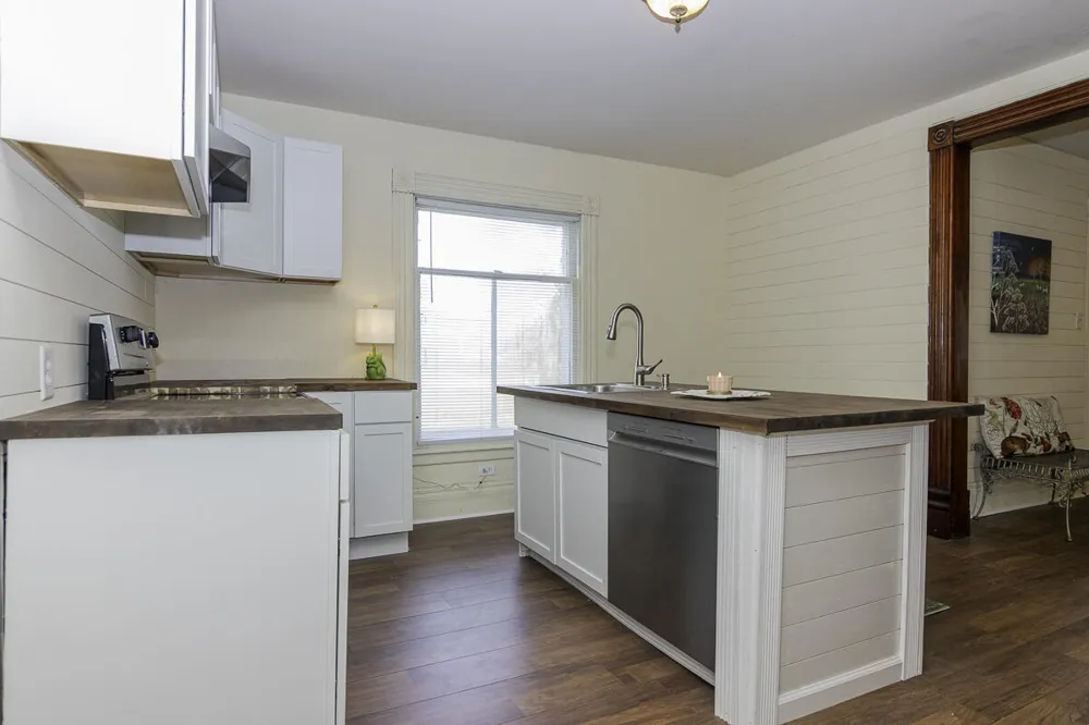 102 Pine Street Paw Paw Village, MI 49079