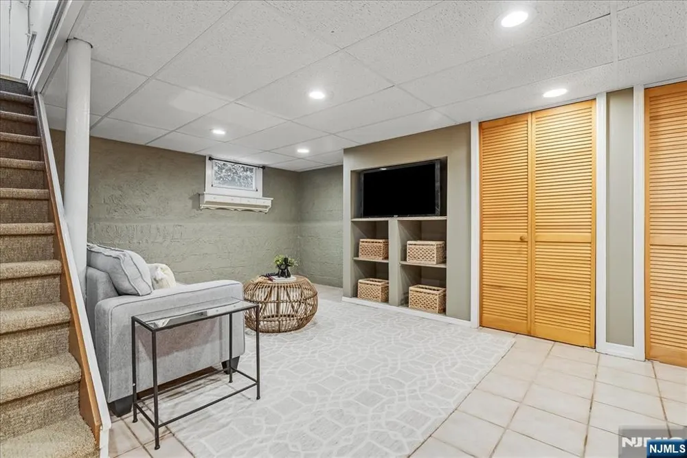 44 Dodd Street Montclair, NJ 07042