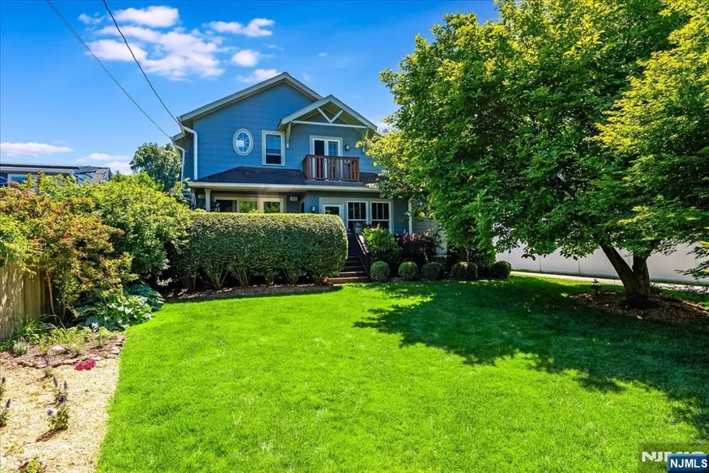 44 Dodd Street Montclair, NJ 07042