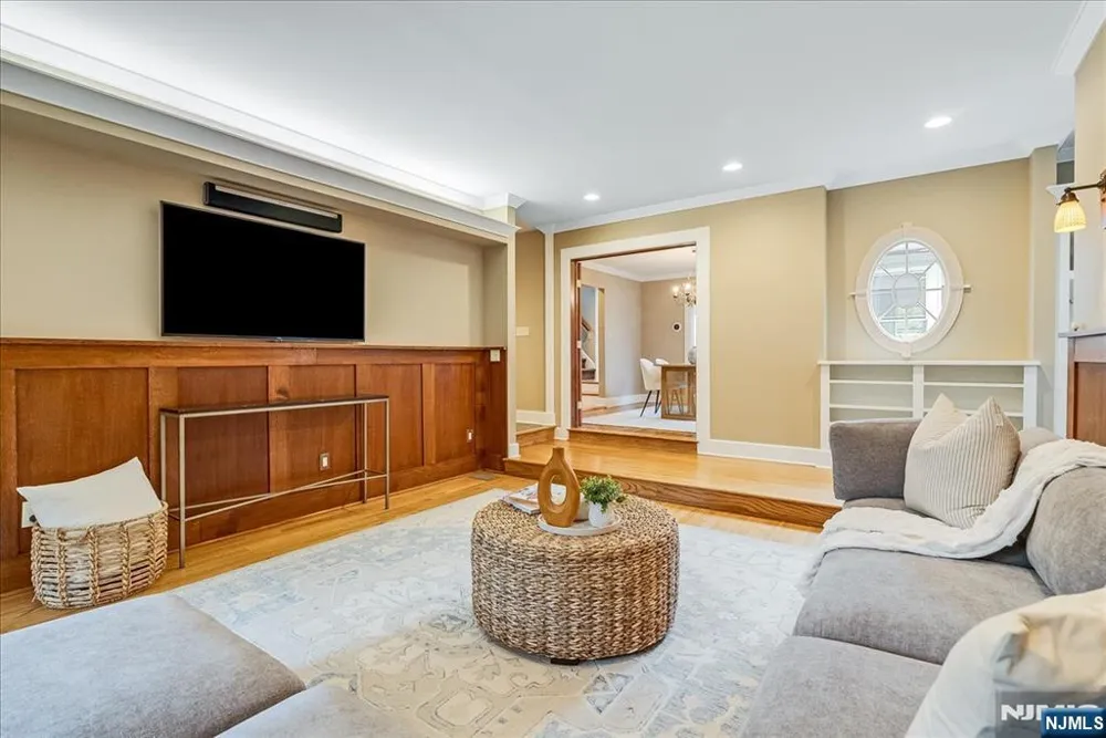 44 Dodd Street Montclair, NJ 07042