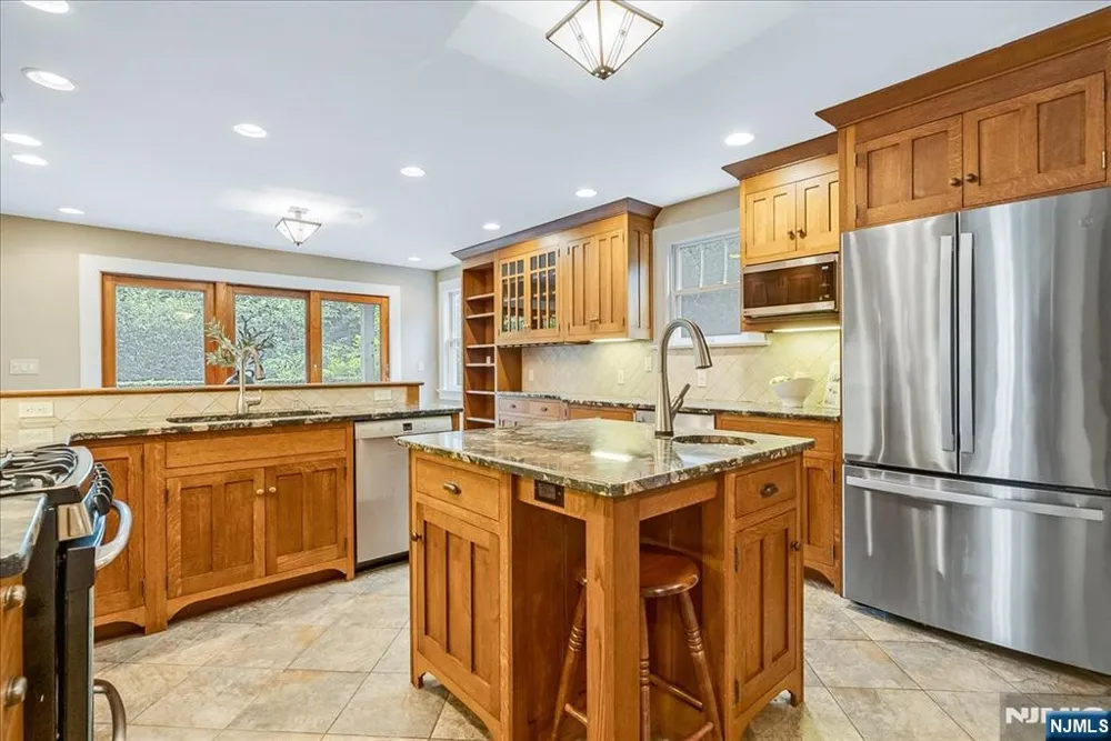 44 Dodd Street Montclair, NJ 07042