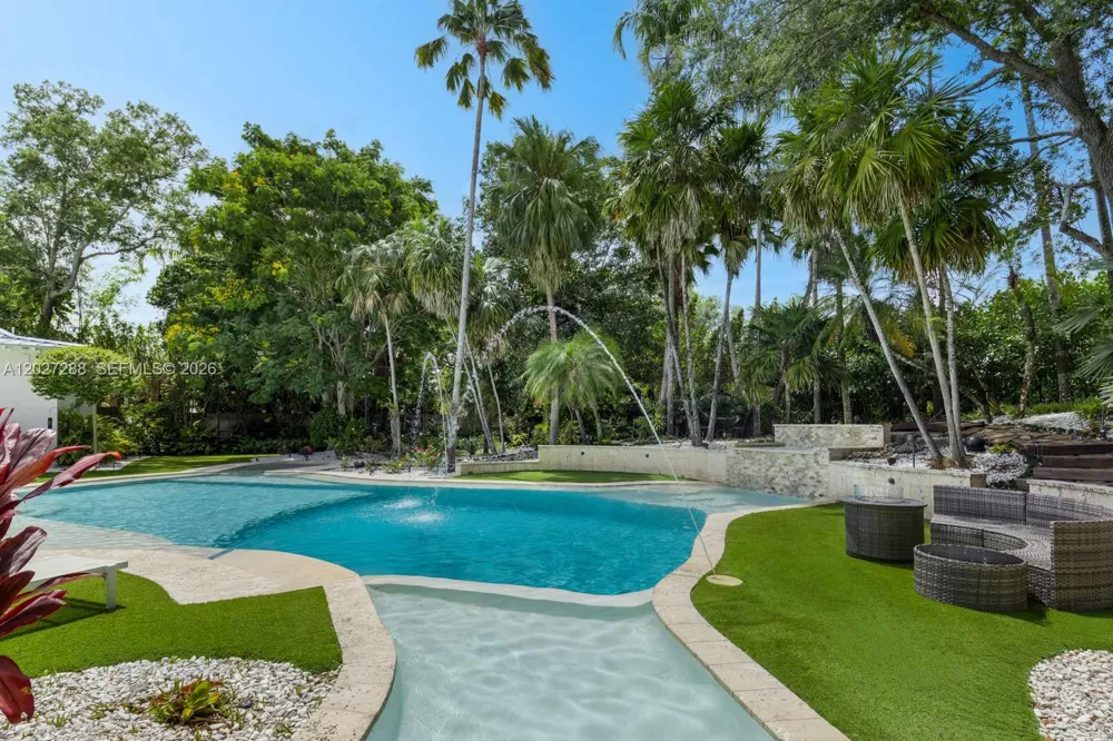 7101 SW 66th St Miami, FL 33143