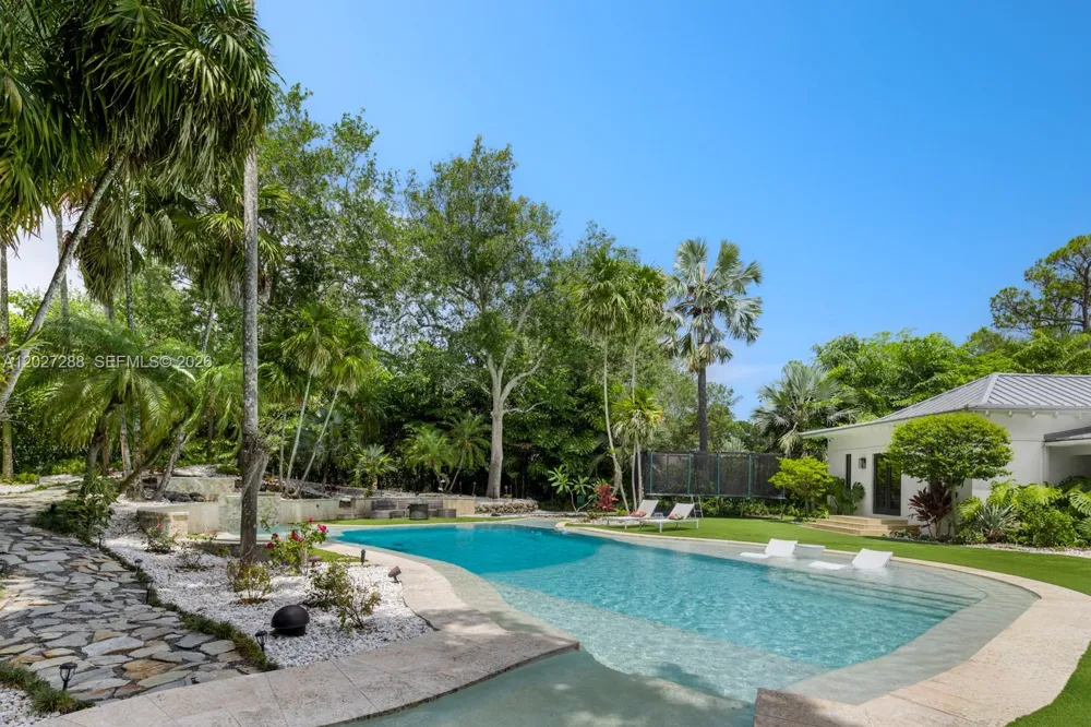 7101 SW 66th St Miami, FL 33143