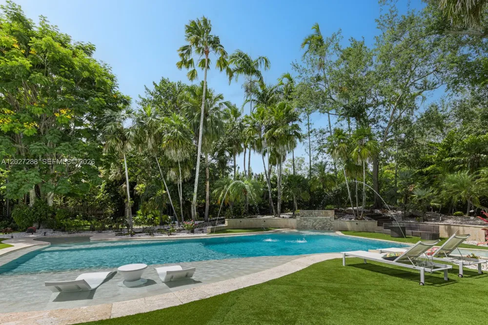 7101 SW 66th St Miami, FL 33143