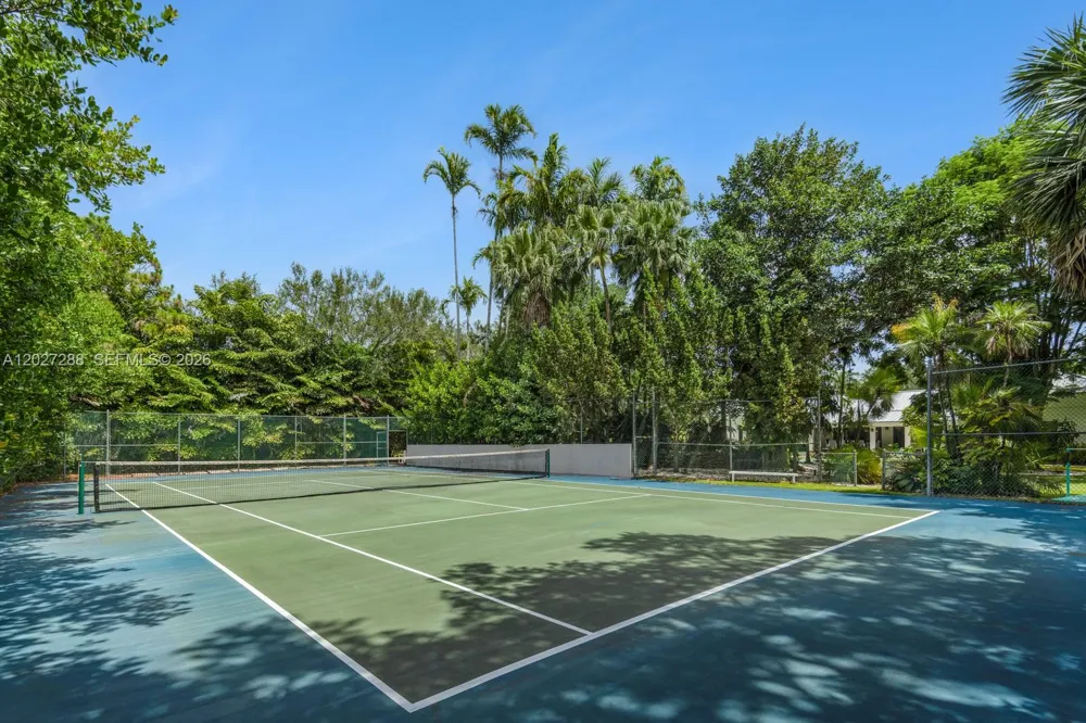 7101 SW 66th St Miami, FL 33143