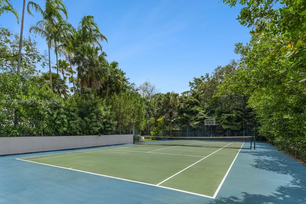 7101 SW 66th St Miami, FL 33143