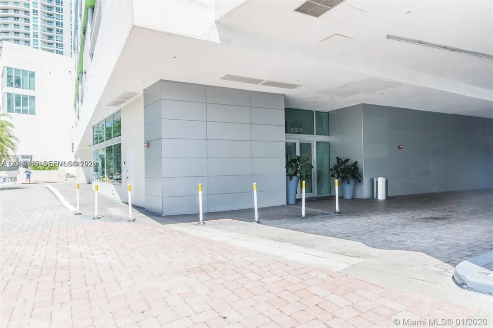 335 S Biscayne Blvd #2506 Miami, FL 33131