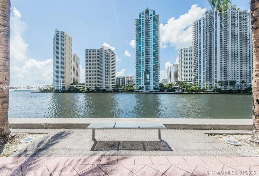 335 S Biscayne Blvd #2506 Miami, FL 33131