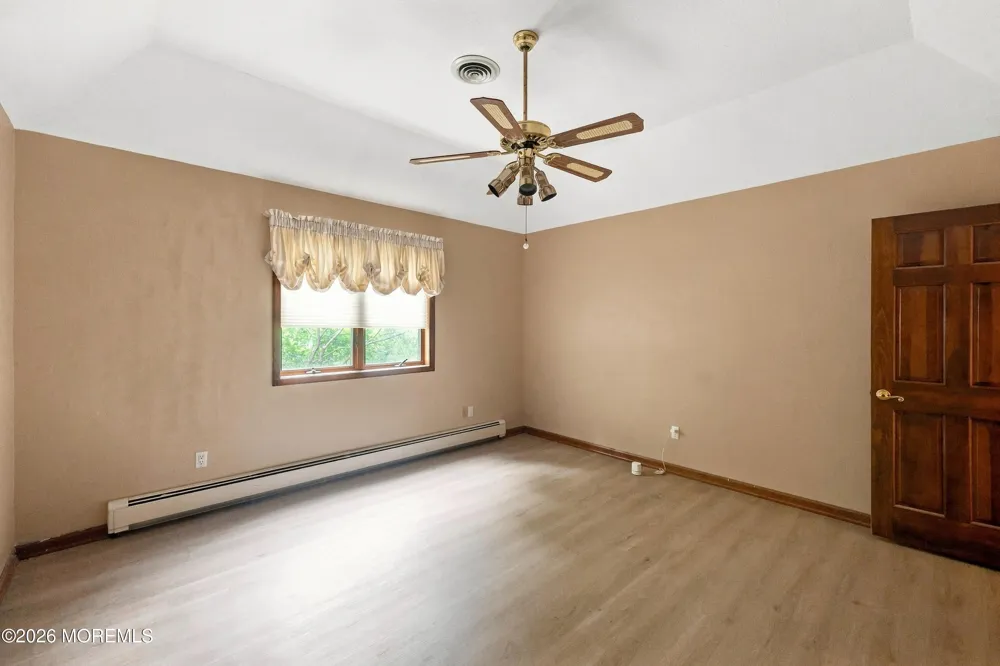 1180 Cynthia Lane Toms River, NJ 08755