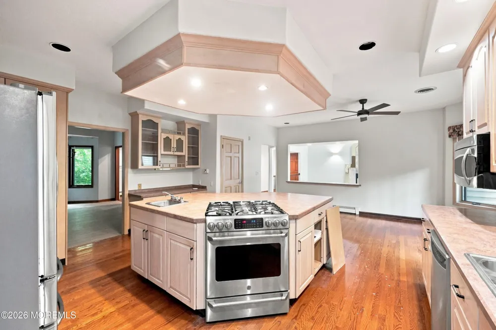 1180 Cynthia Lane Toms River, NJ 08755