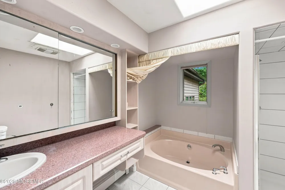 1180 Cynthia Lane Toms River, NJ 08755