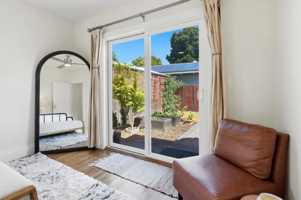 3248 Bona Street Oakland, CA 94601