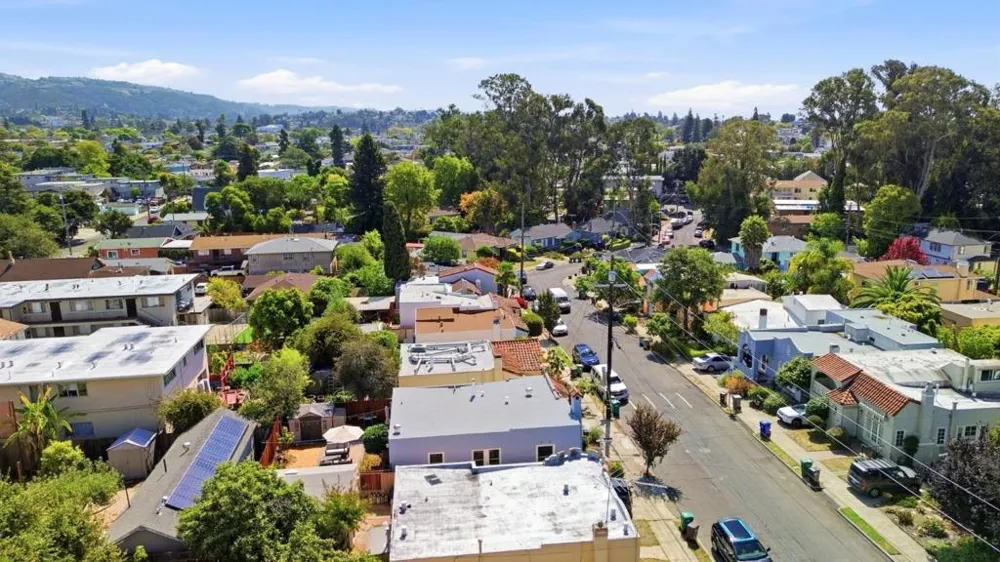 3248 Bona Street Oakland, CA 94601