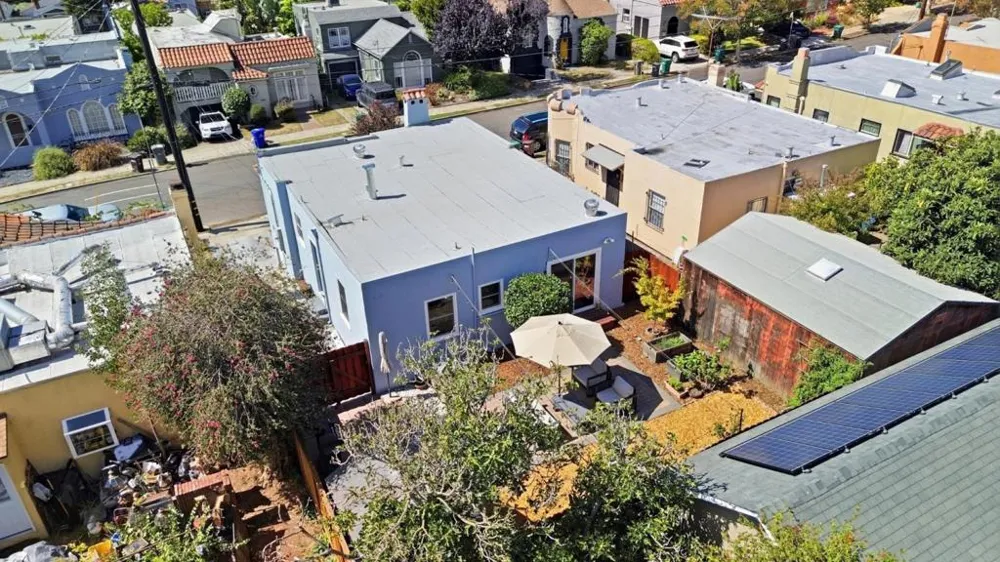 3248 Bona Street Oakland, CA 94601