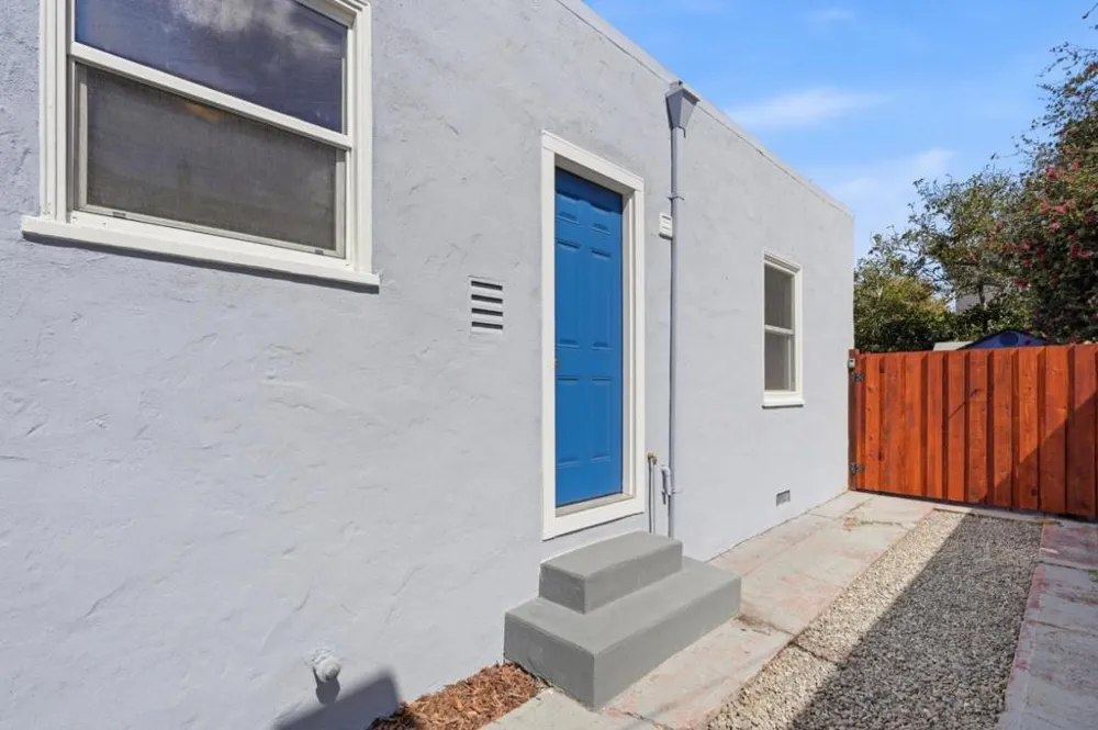 3248 Bona Street Oakland, CA 94601