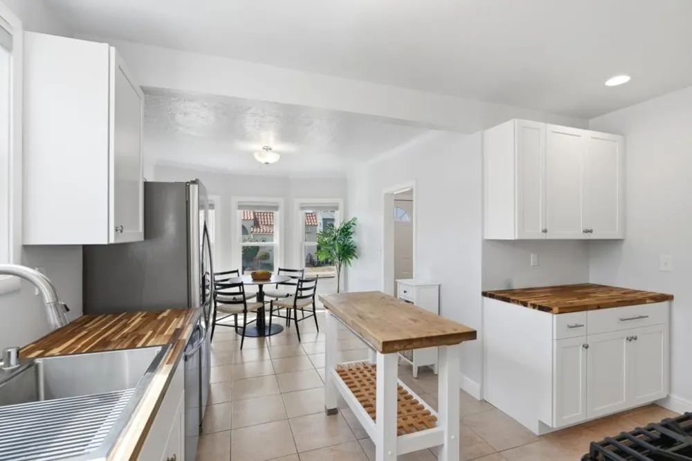 3248 Bona Street Oakland, CA 94601