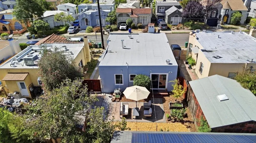 3248 Bona Street Oakland, CA 94601