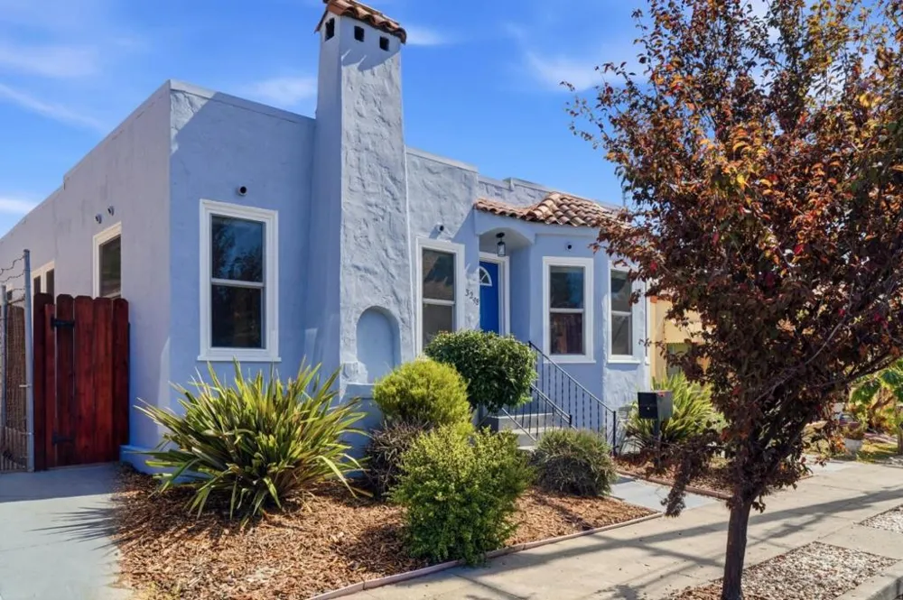 3248 Bona Street Oakland, CA 94601