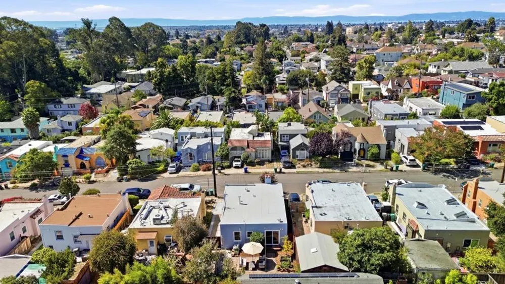 3248 Bona Street Oakland, CA 94601