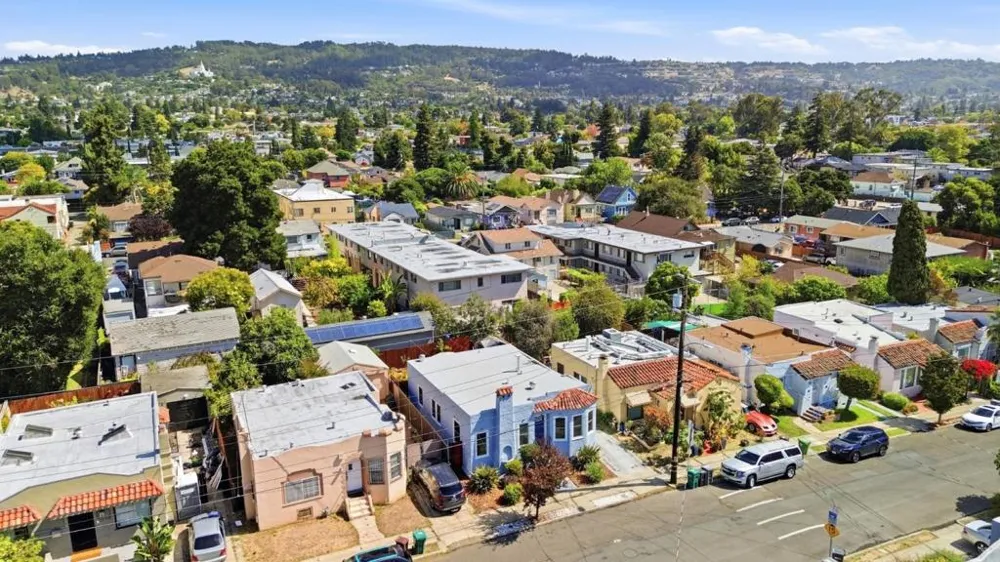 3248 Bona Street Oakland, CA 94601