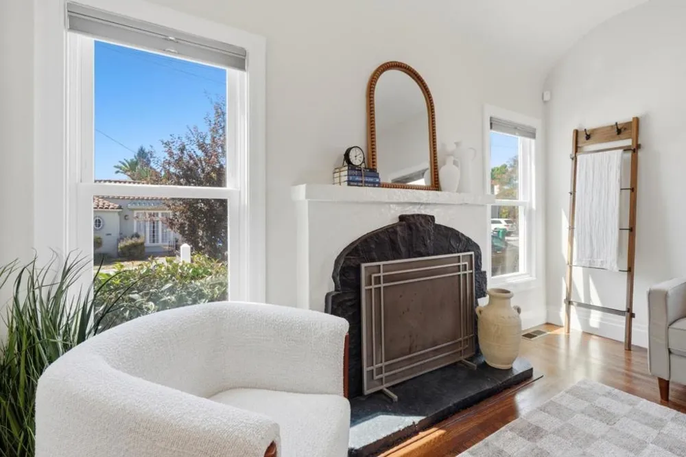 3248 Bona Street Oakland, CA 94601