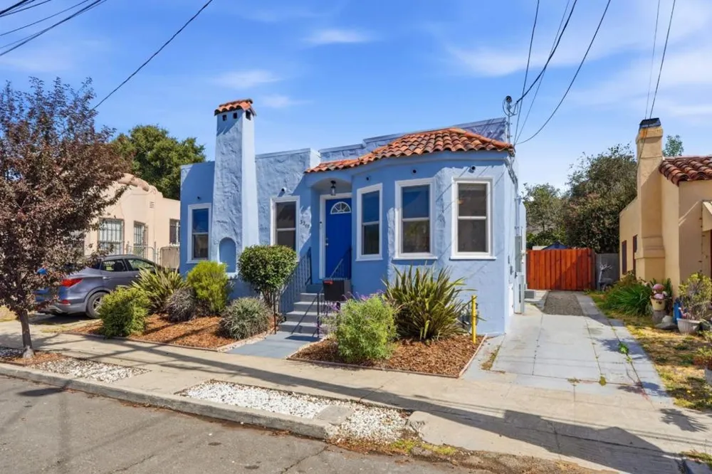 3248 Bona Street Oakland, CA 94601