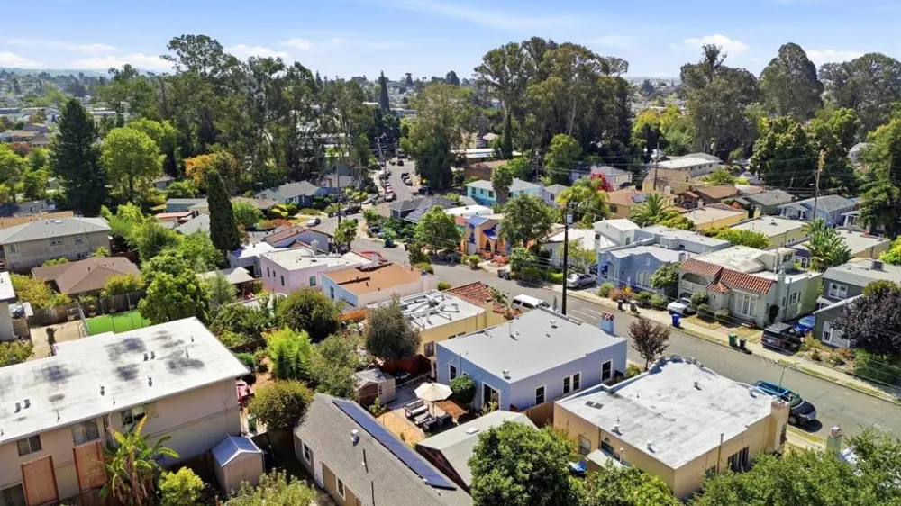 3248 Bona Street Oakland, CA 94601