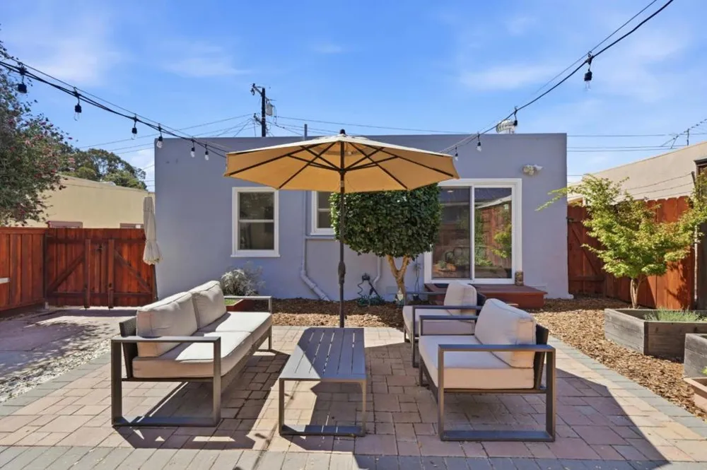 3248 Bona Street Oakland, CA 94601