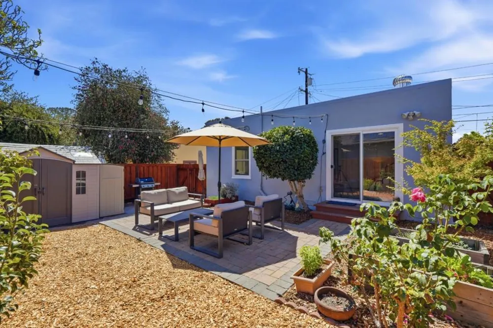 3248 Bona Street Oakland, CA 94601
