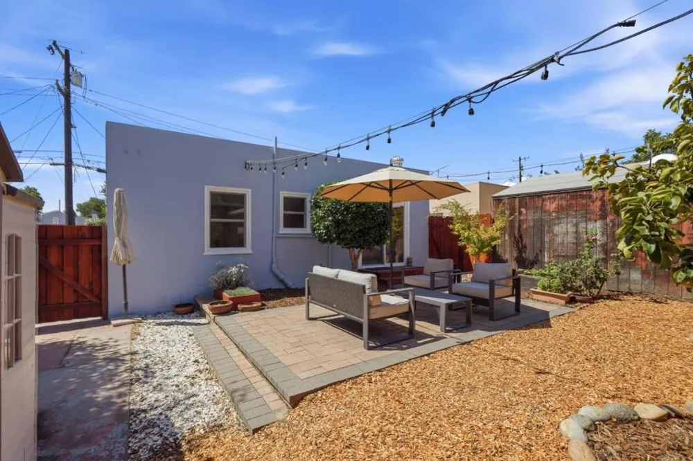 3248 Bona Street Oakland, CA 94601