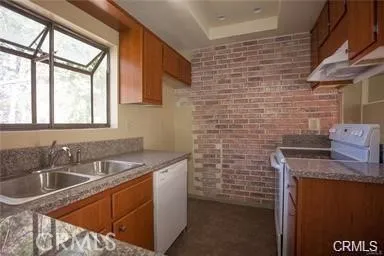 94 Lakepines Irvine, CA 92620