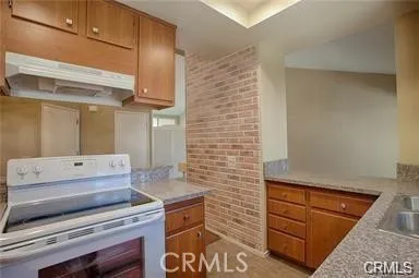 94 Lakepines Irvine, CA 92620