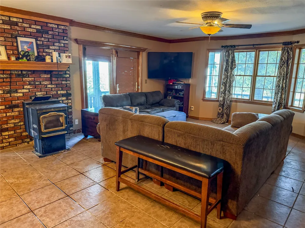 6180 E 560 Locust Grove, OK 74352