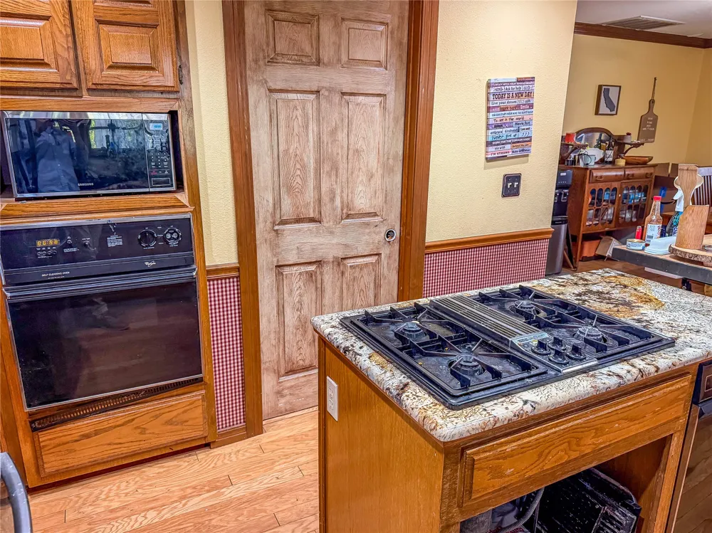 6180 E 560 Locust Grove, OK 74352