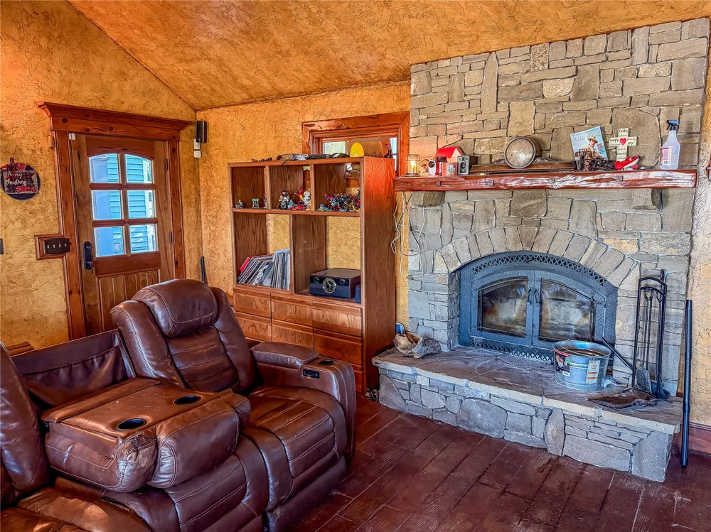 6180 E 560 Locust Grove, OK 74352