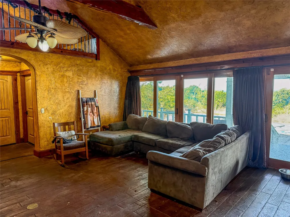 6180 E 560 Locust Grove, OK 74352