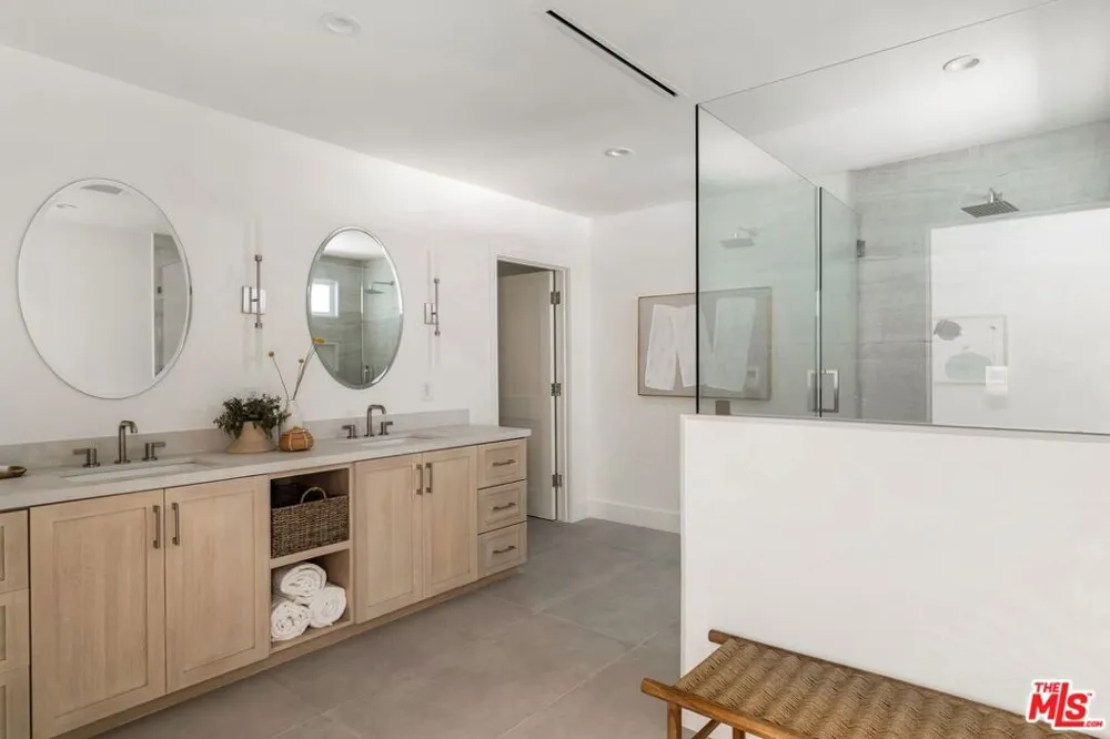 4405 Estrondo Drive Encino, CA 91436