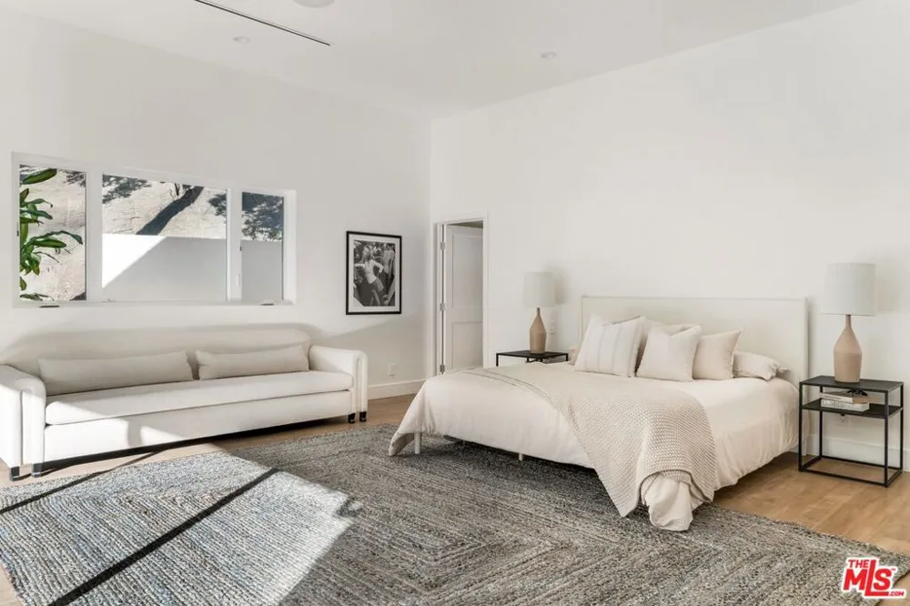 4405 Estrondo Drive Encino, CA 91436