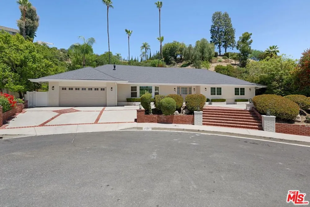 4405 Estrondo Drive Encino, CA 91436