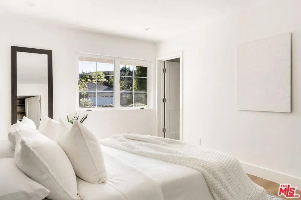 4405 Estrondo Drive Encino, CA 91436