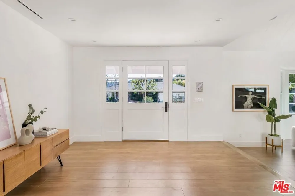 4405 Estrondo Drive Encino, CA 91436