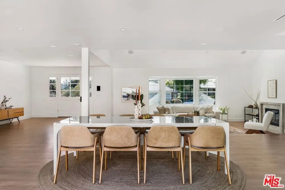 4405 Estrondo Drive Encino, CA 91436
