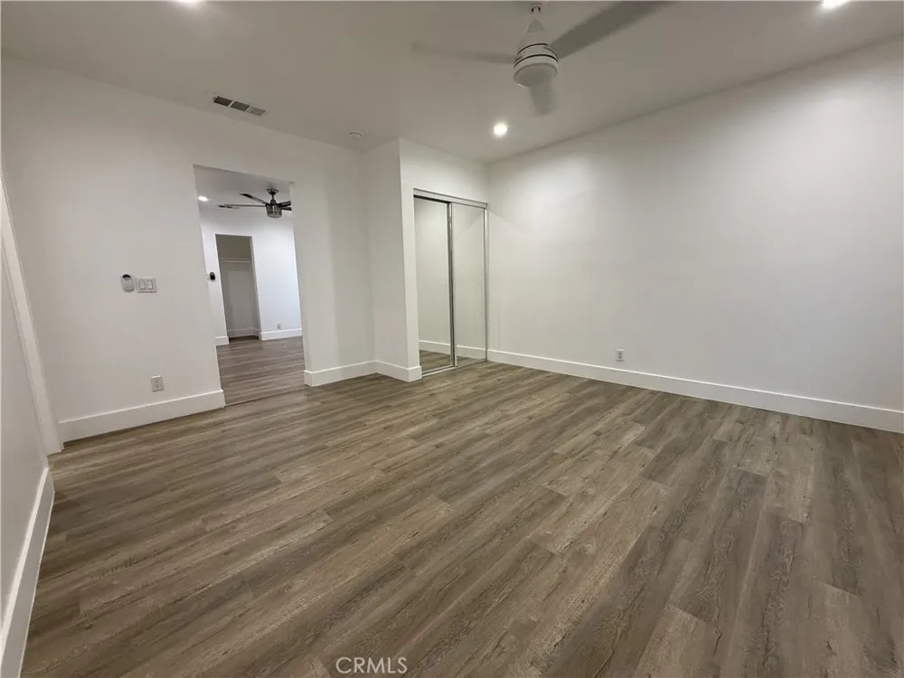 17845 Victory Blvd. Reseda, CA 91335