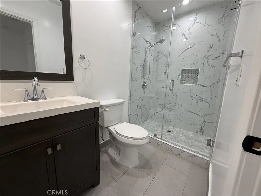 17845 Victory Blvd. Reseda, CA 91335