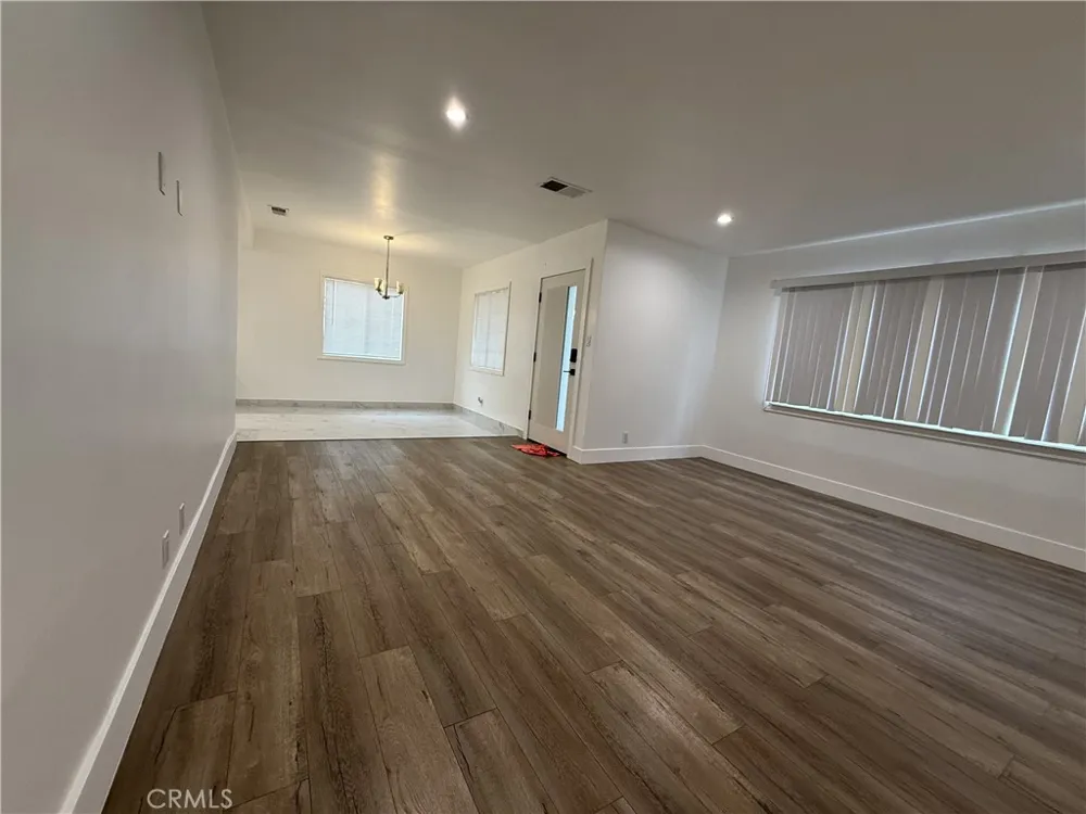 17845 Victory Blvd. Reseda, CA 91335