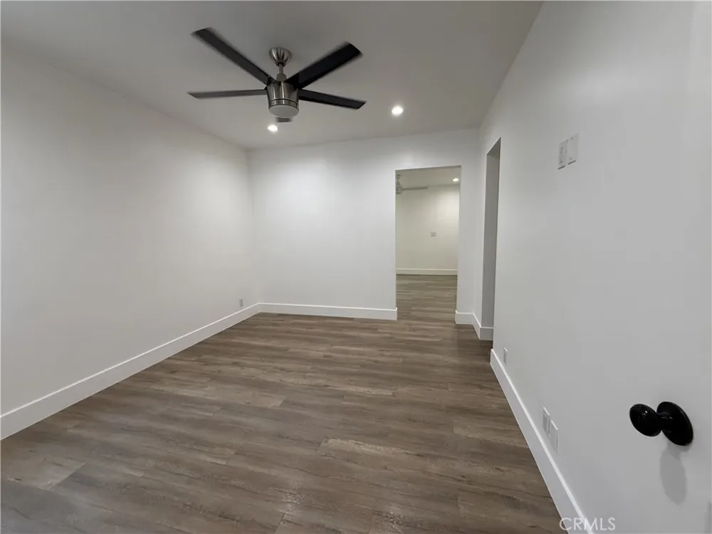 17845 Victory Blvd. Reseda, CA 91335