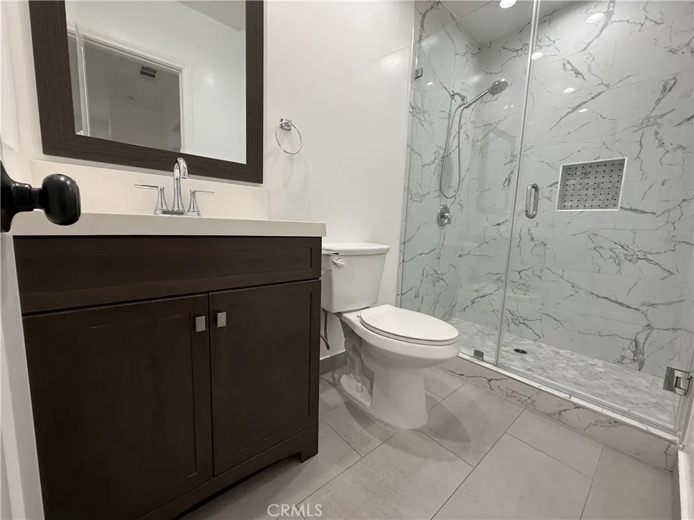 17845 Victory Blvd. Reseda, CA 91335